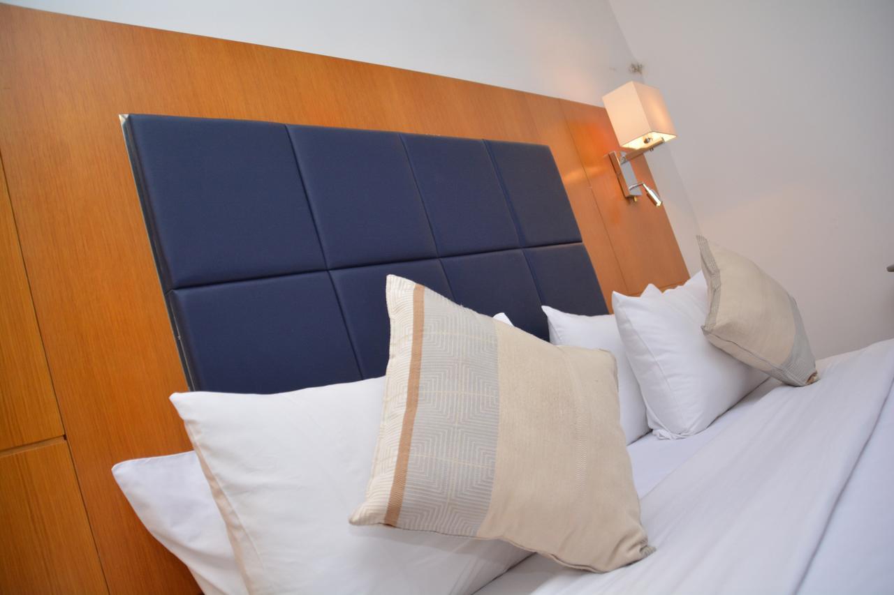 Leon Hotel Kinshasa Eksteriør bilde