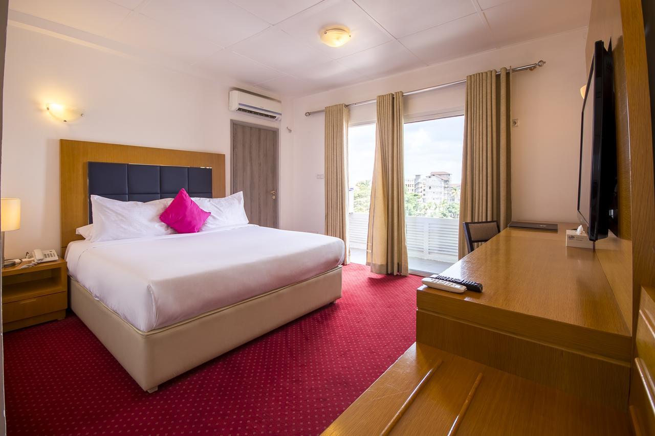 Leon Hotel Kinshasa Eksteriør bilde