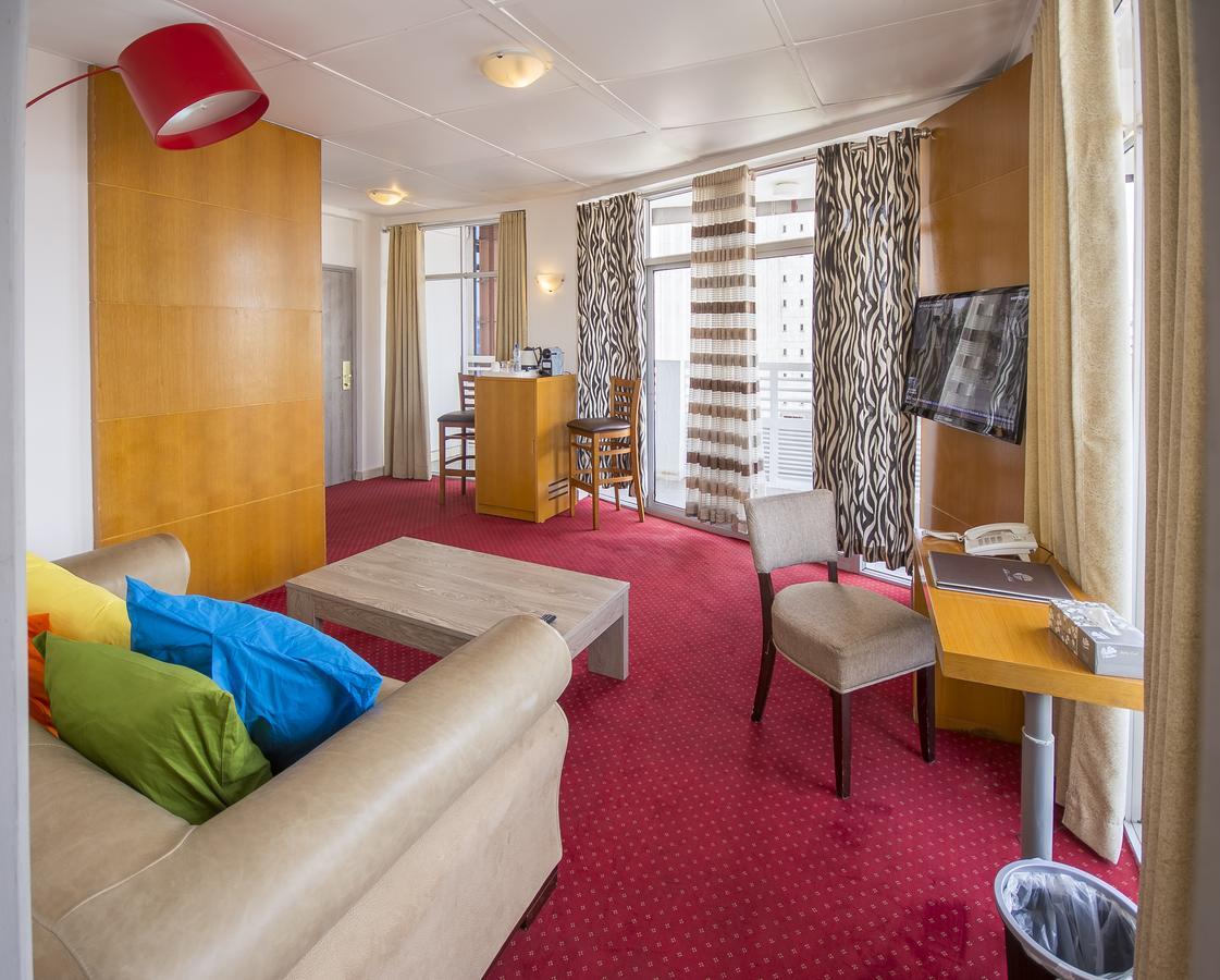 Leon Hotel Kinshasa Eksteriør bilde